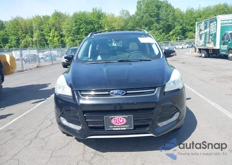 2016 Ford Escape Titanium z USA, uszkodzony, nr VIN 1FMCU9JX5GUB02023